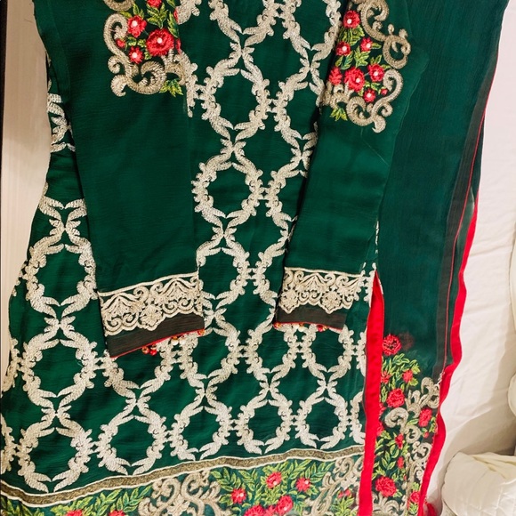 Pakistani formal dresses - Picture 1 of 1